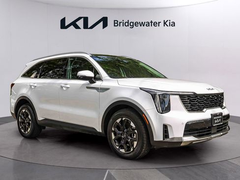 Certified 2026 Kia Sorento S w/ S Panoramic Sunroof Package FWD image 1