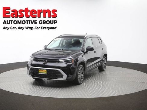 Used 2025 Volkswagen Taos SE FWD image 56