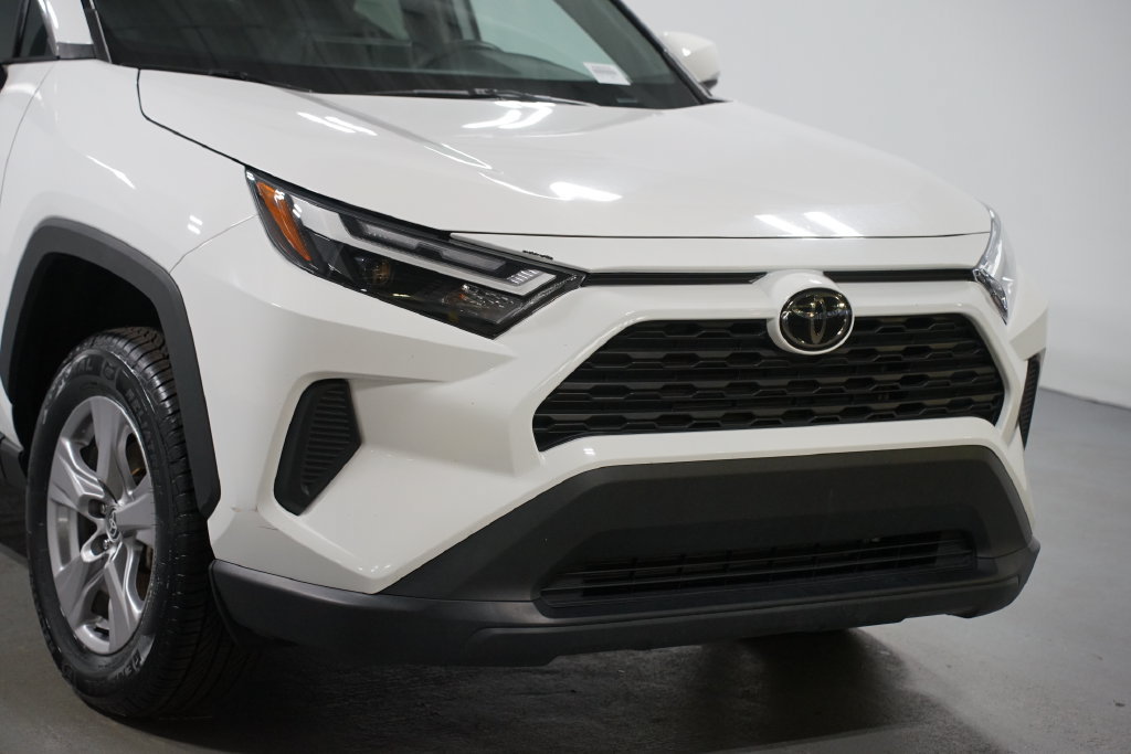 Certified 2025 Toyota RAV4 XLE FWD image 4