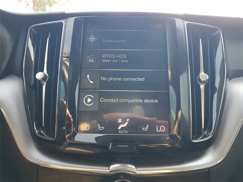 Used 2020 Volvo XC60 T5 Momentum image 31