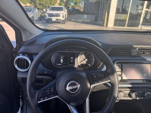 Used 2025 Nissan Versa SV FWD image 32