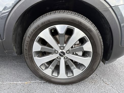 Used 2022 Kia Telluride S FWD image 10