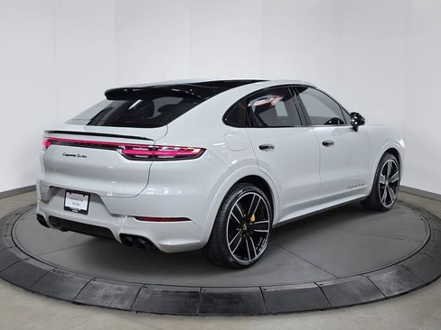 Certified 2023 Porsche Cayenne Turbo AWD/4WD image 7