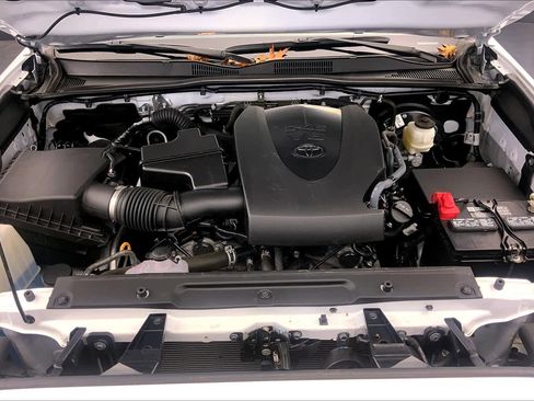 Used 2020 Toyota Tacoma SR5 image 28