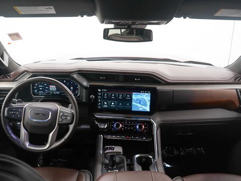 Used 2024 GMC Sierra 1500 Denali AWD/4WD image 13