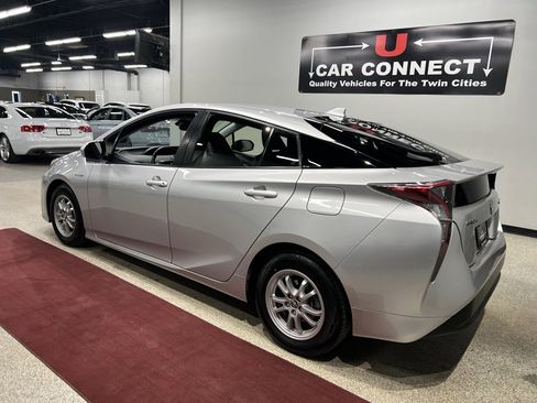 Used 2017 Toyota Prius Four image 15
