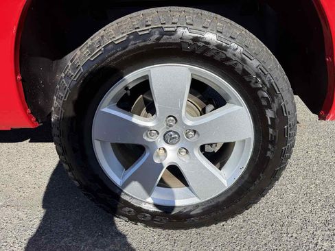 Used 2017 RAM 1500 Classic SLT w/ SLT Plus D←cor Group AWD/4WD image 7