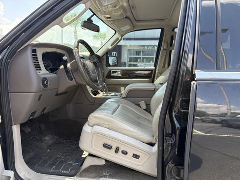 Used 2015 Lincoln Navigator 2WD image 7