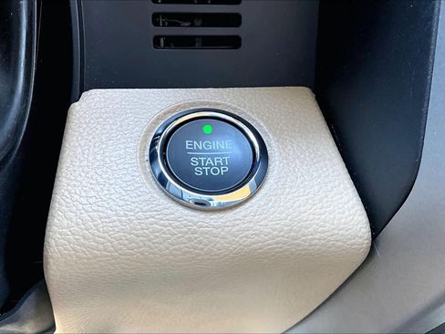 Used 2021 Ford F250 Lariat w/ Lariat Ultimate Package image 33