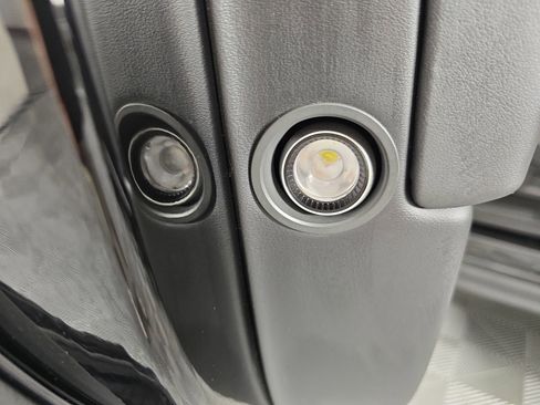 Used 2023 Rivian R1S Adventure image 32