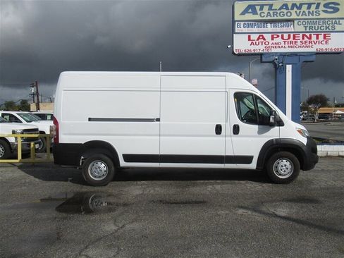 Used 2023 RAM ProMaster 2500 image 2