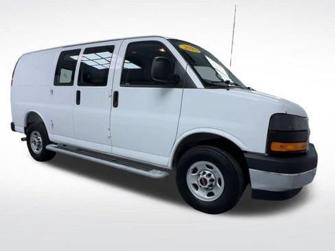 Used 2025 GMC Savana 2500 w/ Driver Convenience Package RWD image 2
