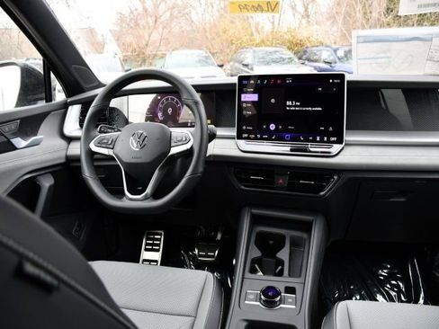 New 2026 Volkswagen Tiguan SE R-Line FWD image 20