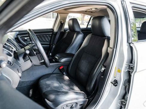 Used 2010 Ford Taurus SHO image 4