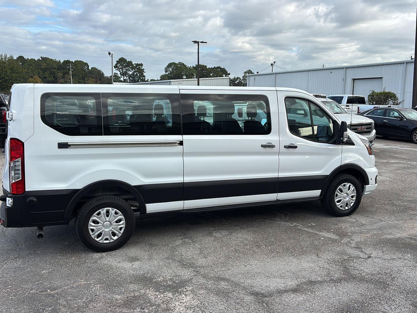 Used 2024 Ford Transit 350 XLT RWD image 8