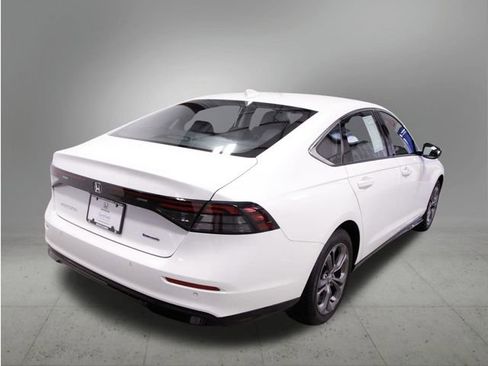 Certified 2025 Honda Accord EX-L image 9