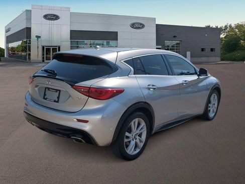 Used 2018 INFINITI QX30 image 11