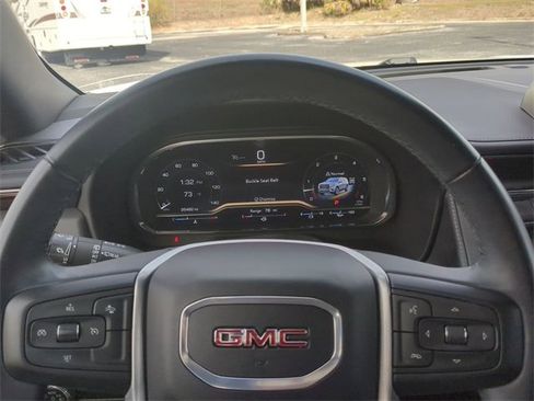 Used 2024 GMC Yukon SLE w/ Gmc Pro Safety Plus Package image 33