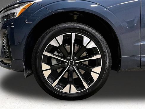 New 2026 Volvo XC60 B5 Plus w/ Protection Package Premier AWD/4WD image 34