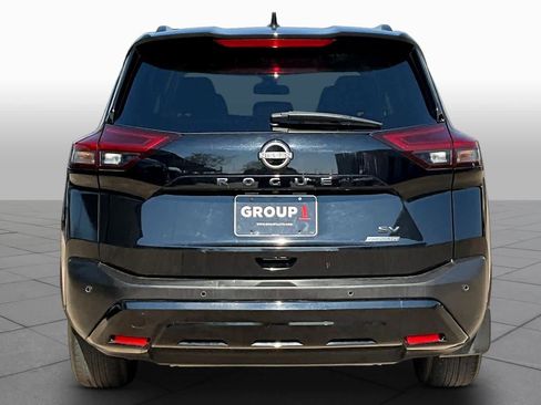 Used 2023 Nissan Rogue SV w/ SV Premium B Package image 5