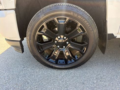 Used 2017 Chevrolet Silverado 1500 High Country AWD/4WD image 34