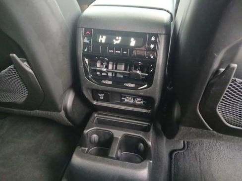 Used 2023 Jeep Grand Cherokee L Limited image 22