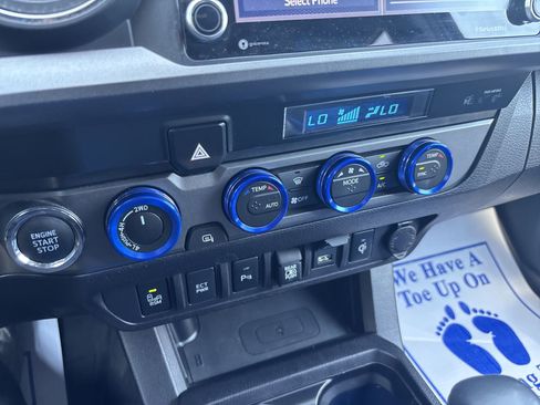 Used 2021 Toyota Tacoma TRD Sport w/ Technology Package image 21