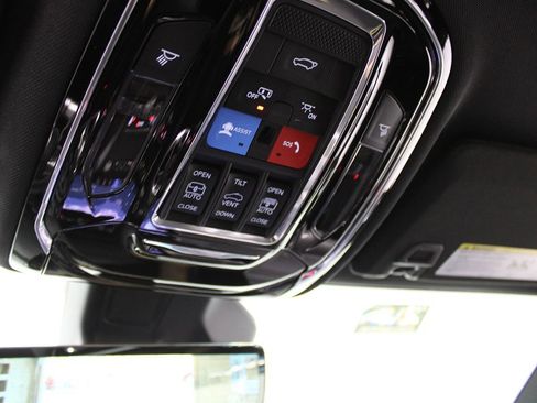 Used 2023 Jeep Grand Cherokee Overland w/ Luxury Tech Group IV image 17