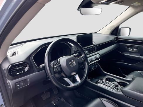 Used 2023 Honda Pilot Touring image 9