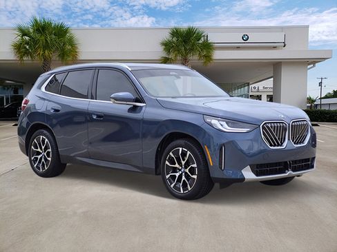 Certified 2025 BMW X3 xDrive30i w/ Premium Package AWD/4WD image 3