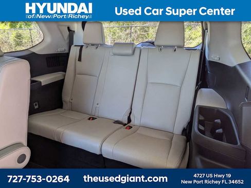 Used 2024 Toyota Grand Highlander Limited image 17