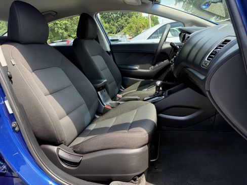 Used 2017 Kia Forte LX FWD image 14
