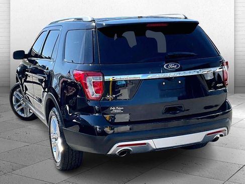Used 2017 Ford Explorer XLT w/ Equipment Group 202A image 10