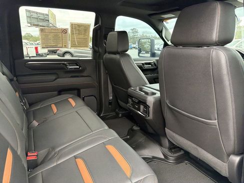 Used 2024 GMC Sierra 2500 AT4 w/ AT4 Premium Plus Package image 18