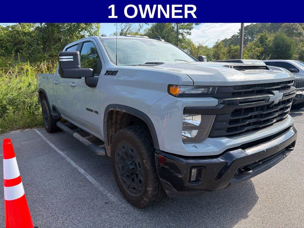 Used 2024 Chevrolet Silverado 2500 LT w/ All Star Edition AWD/4WD image 2