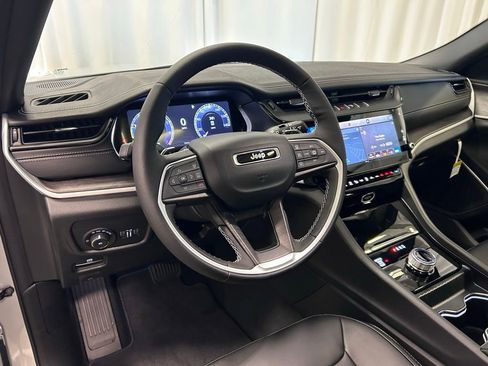New 2026 Jeep Grand Cherokee L Limited AWD/4WD image 2