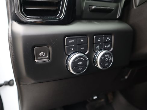 Used 2024 GMC Sierra 2500 AT4 w/ AT4 Premium Plus Package image 18