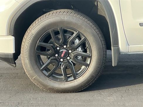 Used 2025 GMC Sierra 1500 Elevation image 36
