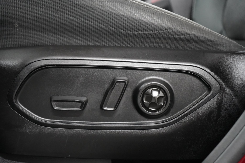 Used 2023 Jeep Grand Cherokee Laredo AWD/4WD image 17