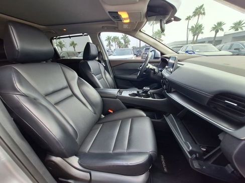 Certified 2021 Nissan Rogue SV w/ Premium Package FWD image 32