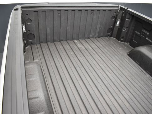 Used 2025 Chevrolet Silverado 1500 High Country image 45