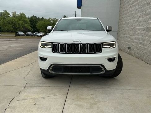 Used 2017 Jeep Grand Cherokee Limited w/ Luxury Group II AWD/4WD image 9
