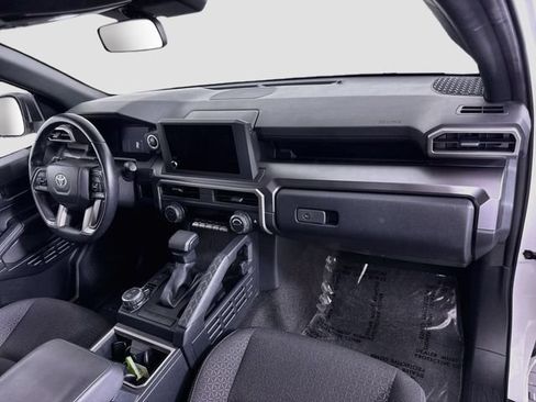 Certified 2025 Toyota 4Runner SR5 AWD/4WD image 29