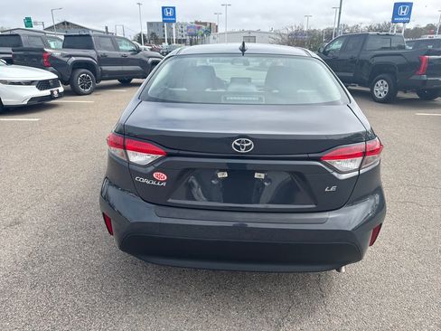 Used 2025 Toyota Corolla LE FWD image 6
