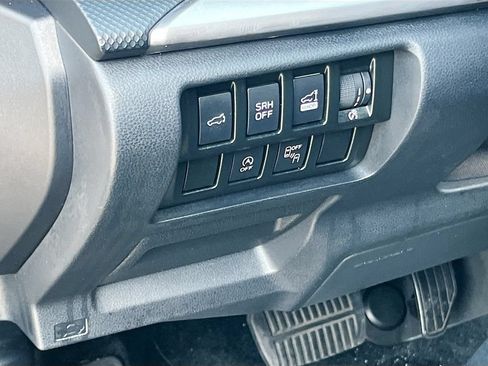Used 2022 Subaru Forester Premium AWD/4WD image 10