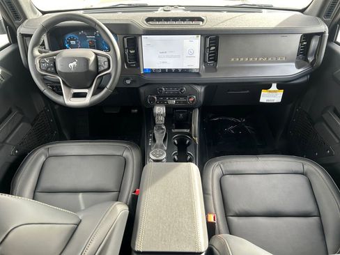 New 2025 Ford Bronco Badlands image 11