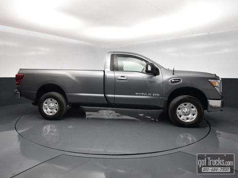 Used 2017 Nissan Titan SV AWD/4WD image 44