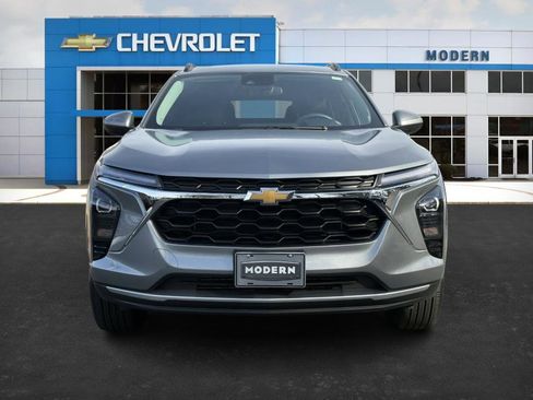 Used 2024 Chevrolet Trax LT w/ Driver Confidence Package image 7