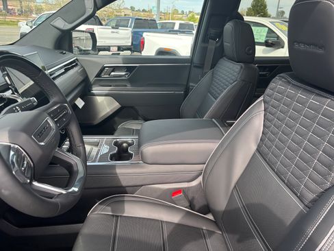 Used 2024 GMC Sierra EV Denali image 11