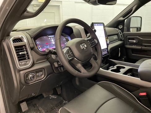 New 2026 RAM 3500 Laramie AWD/4WD image 19